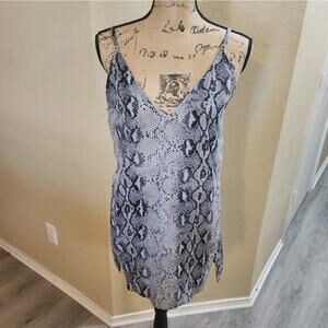 Tobi tunic length python snakeskin print tank top size small